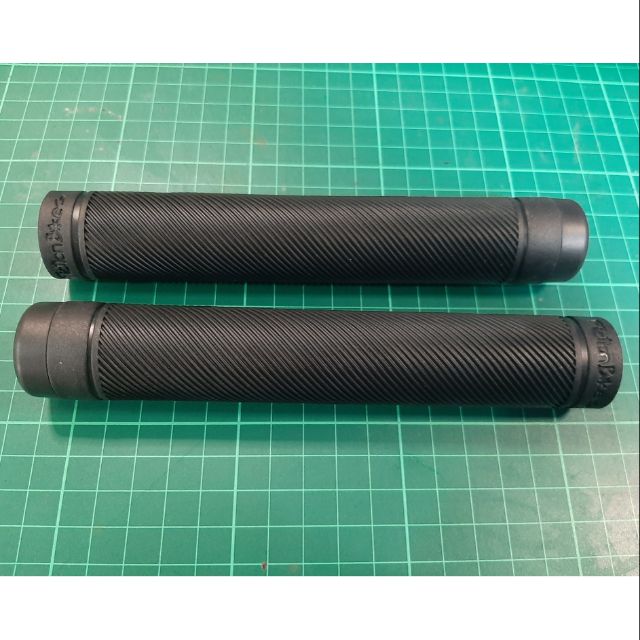 dirt jump grips