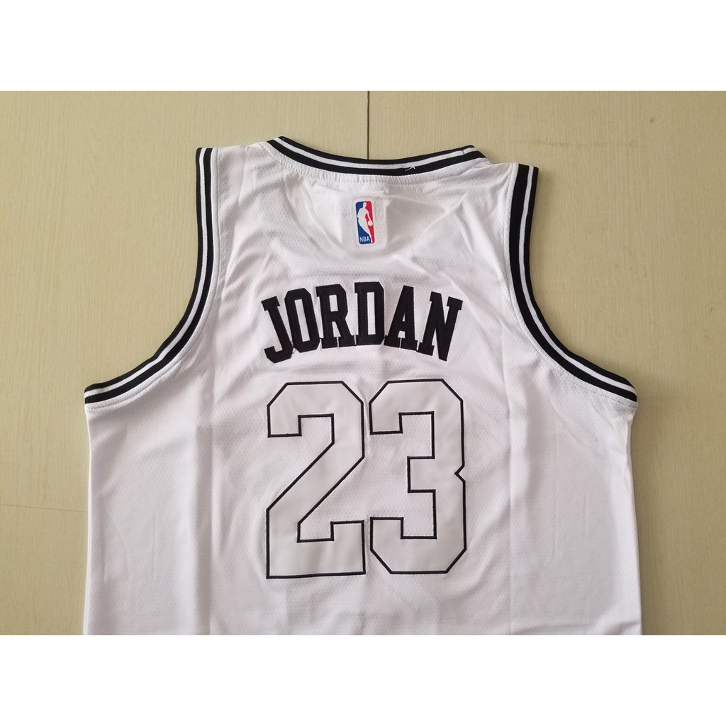 paris jordan vest