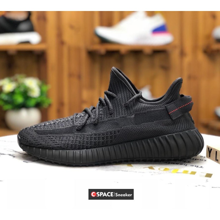 yeezy boost 350 triple black