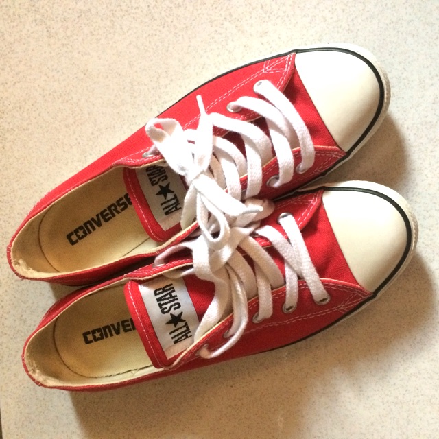 converse sneakers red