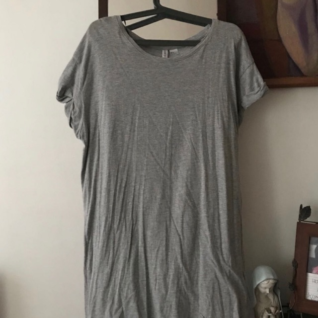 h&m divided t shirt dress
