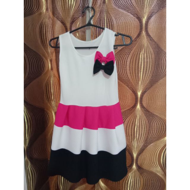 black white pink outfits