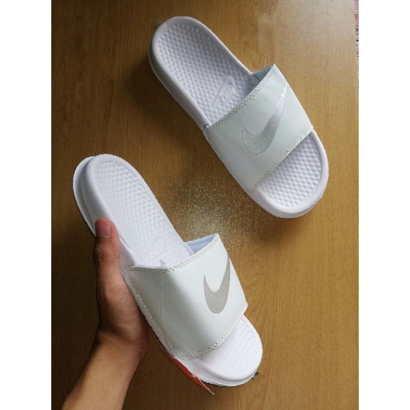 nike benassi white