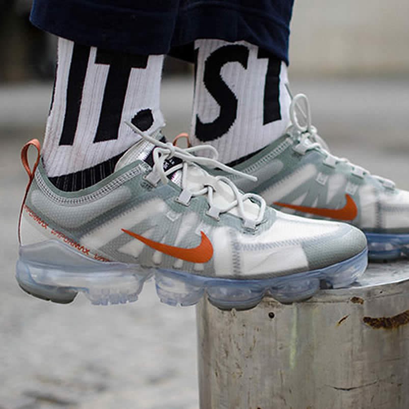 vapormax light olive