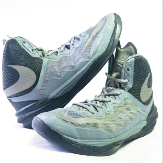 basketball shoes size 9