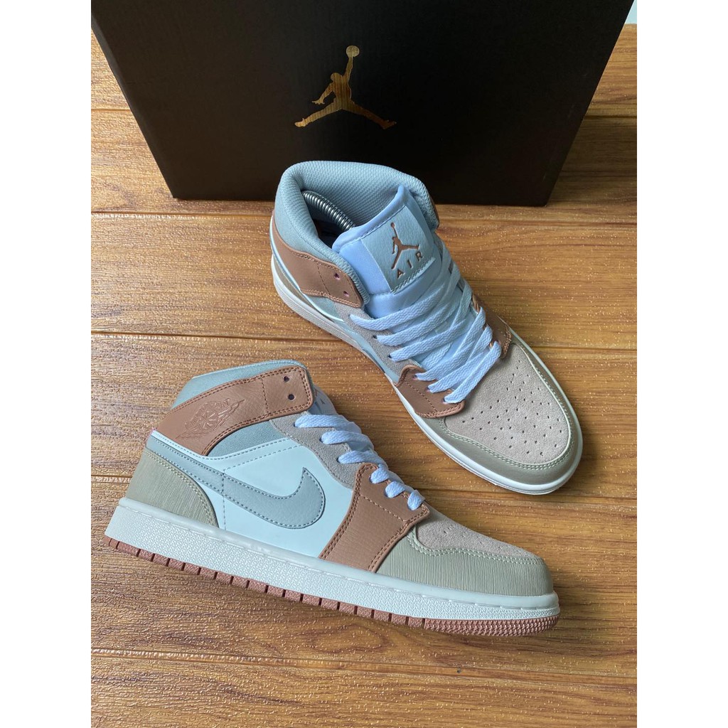 nike shoes high cut white