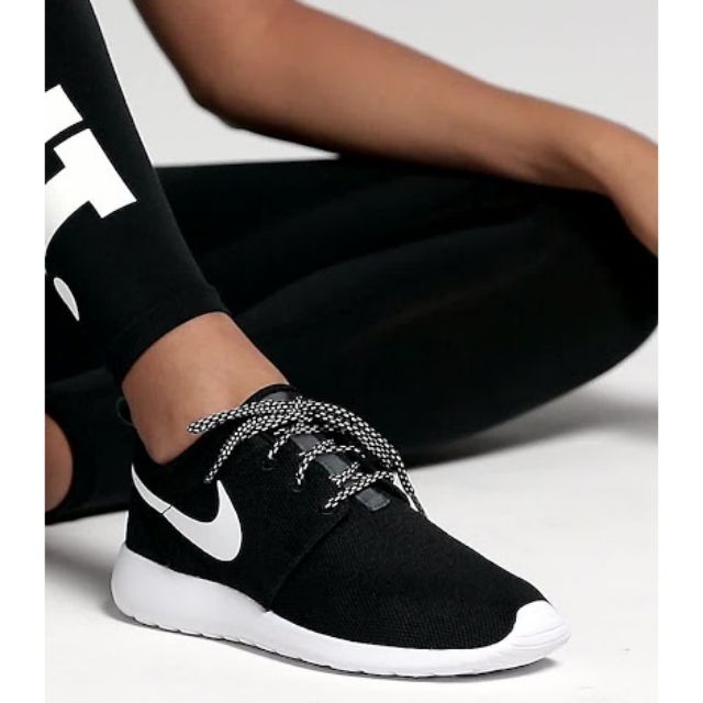 nike roshe run woman