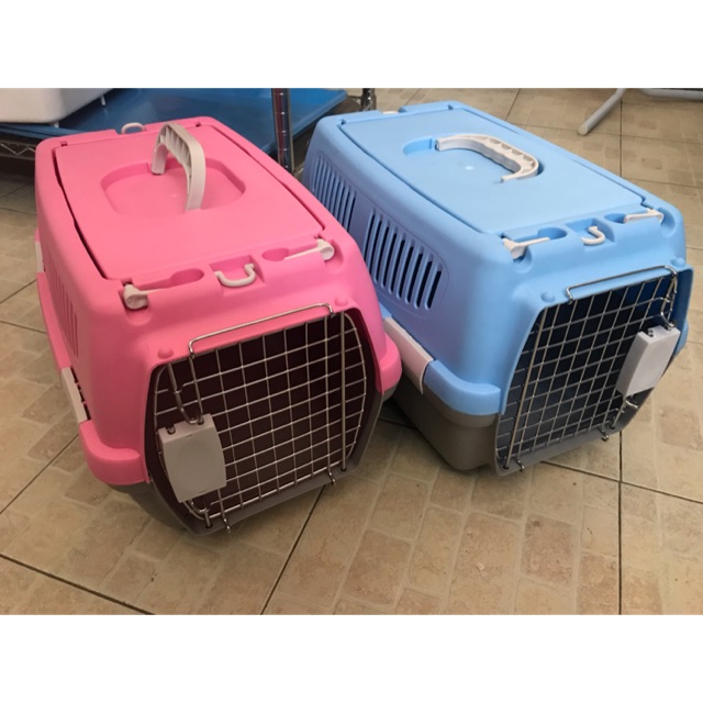 pet carrier door