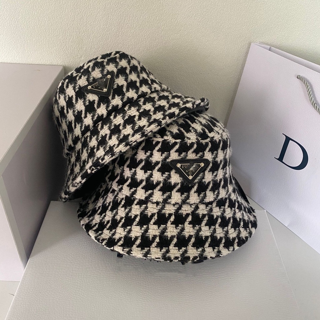 2021 new Korean Hat Women's autumn and winter Korean fashion leisure versatile letter P flat top fisherman hat Japanese ins small fresh thousand bird checked basin hat