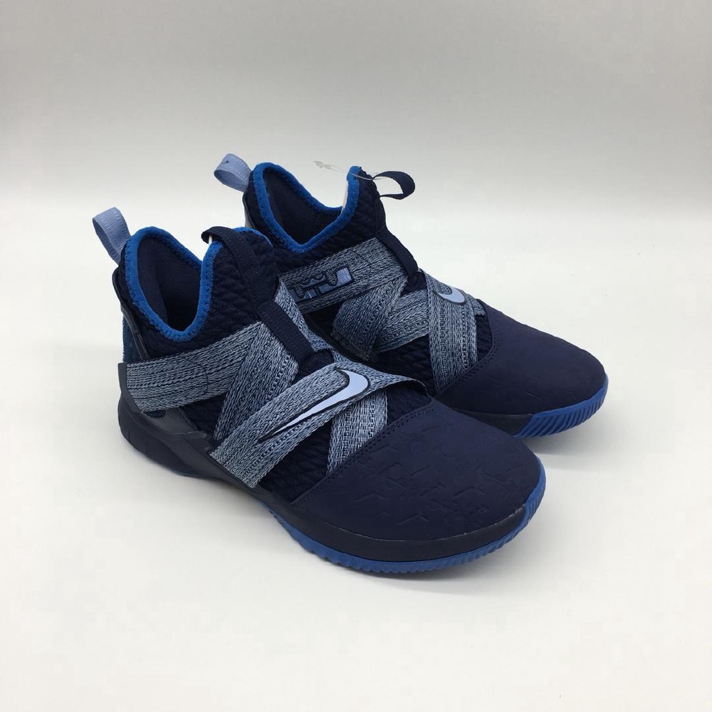 lebron velcro basketball shoes