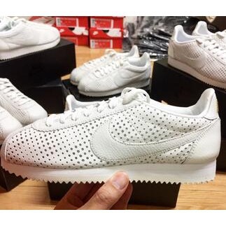 nike cortez gum