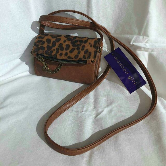 madden girl sling bags