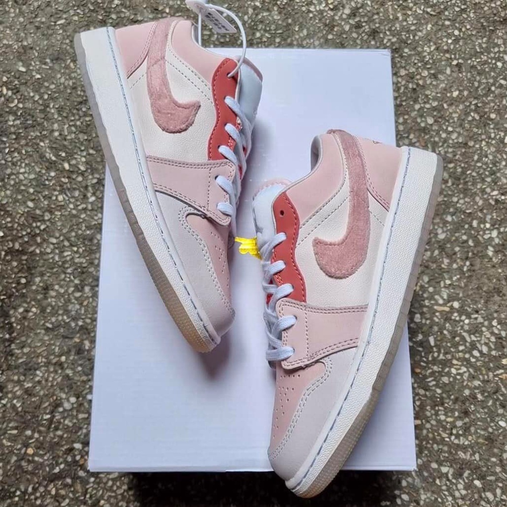 jordan low mighty swooshers