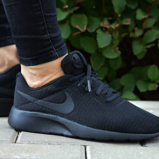 nike tanjun black black womens