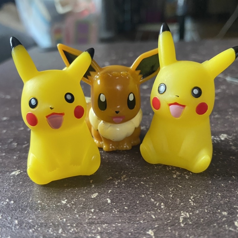 AUTHENTIC POKEMON PLASTIC FIGURE SHOPRO POKEMON FIGURE PIKACHU FIGURE