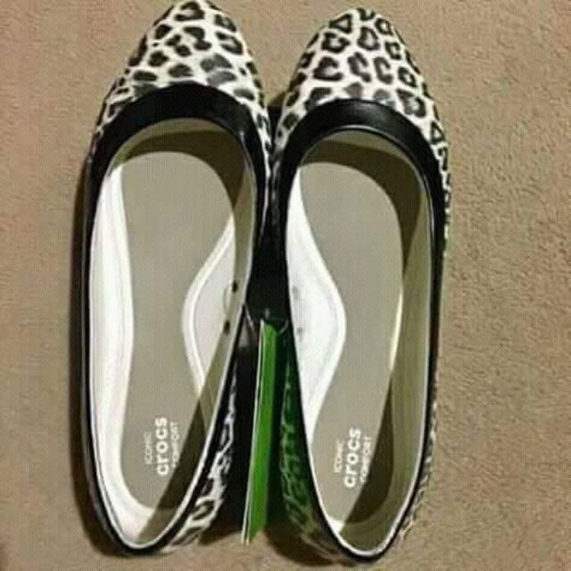 ladies crocs size 7