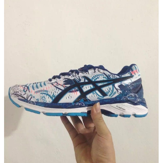 asics camouflage running shoes