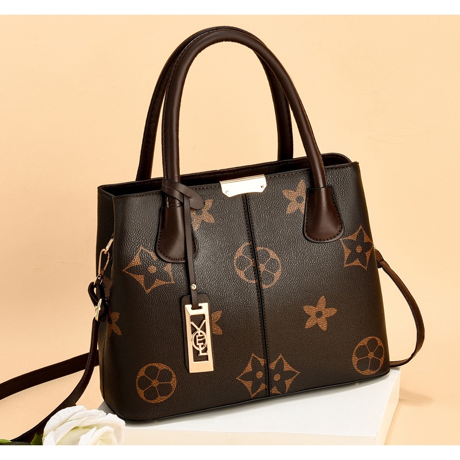 Louis Vuitton Black Fashion Handbags And Purses, For Casual Wear, Gender:  Women