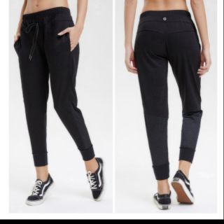 lululemon jogger pants womens