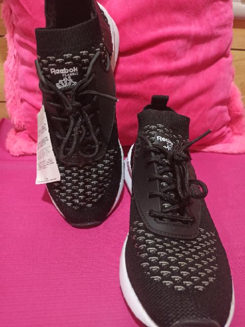 Nike Kyrie 5 'Friends' Grade School Kids 'Basketball Shoe