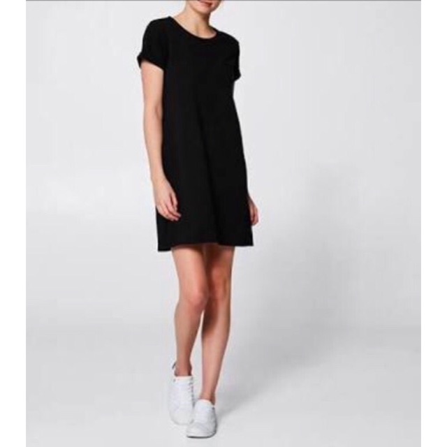 uniqlo black dress