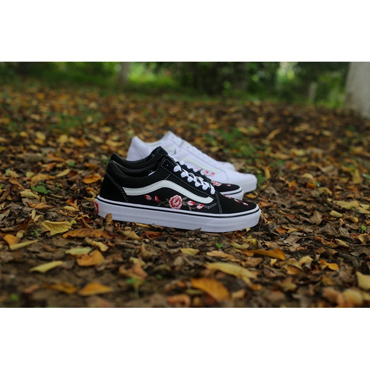 mens lace up vans