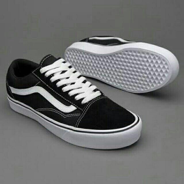 vans black low cut