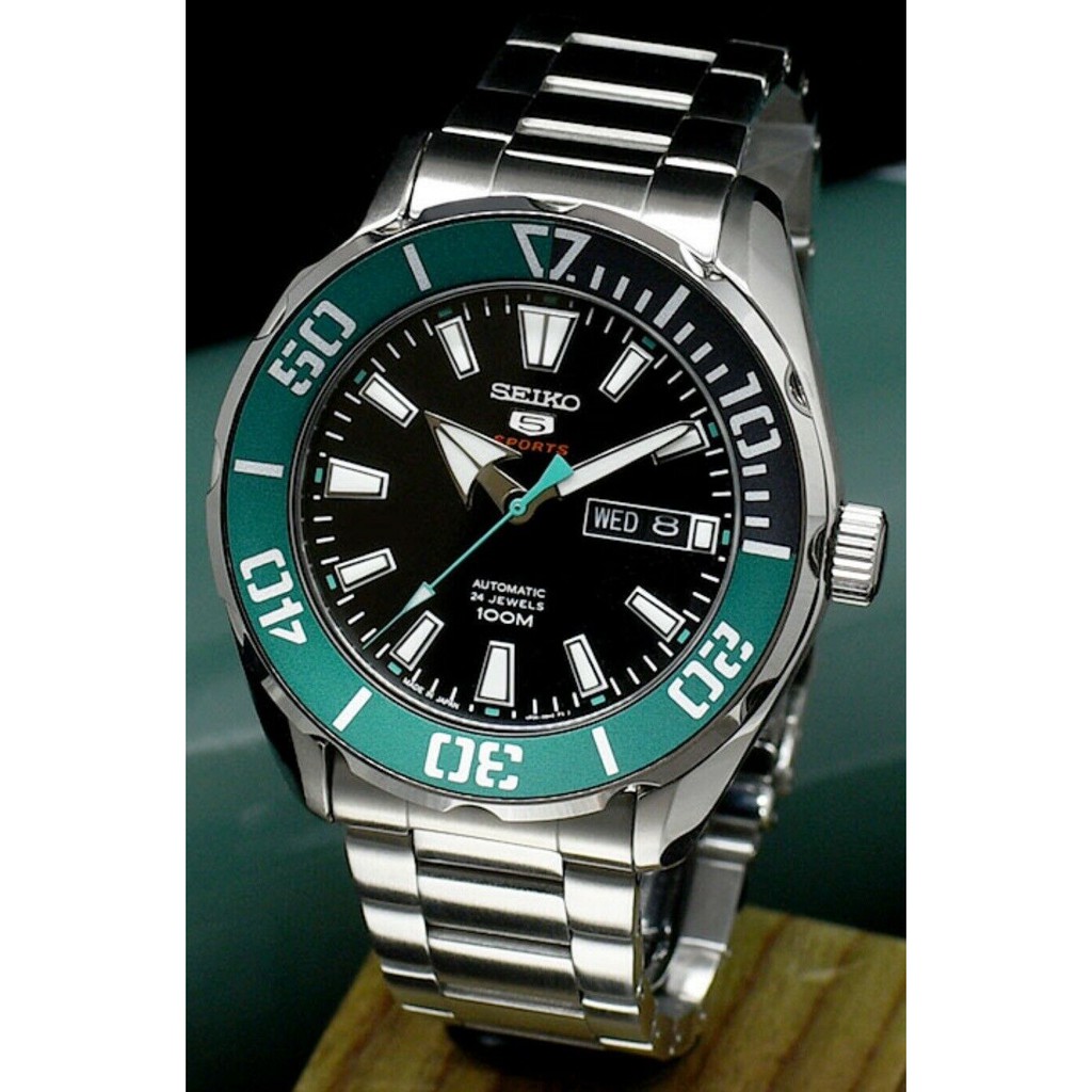 seiko 5 green bezel