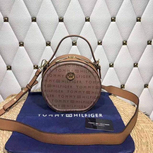 tommy hilfiger round bag