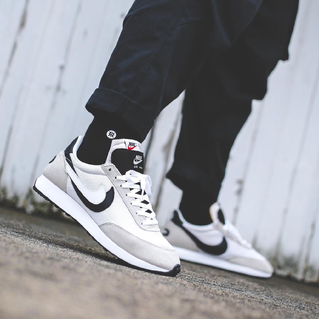 nike tailwind 79 black on feet