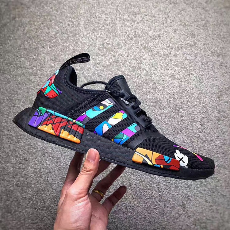 adidas nmd kaws