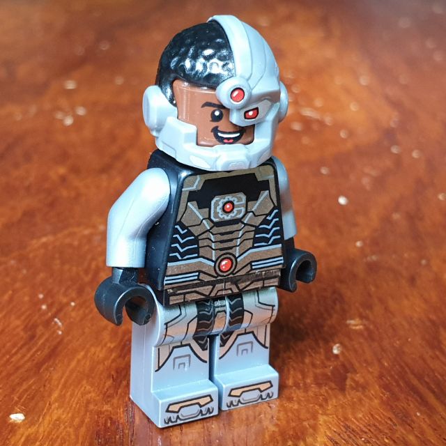 lego cyborg minifigure