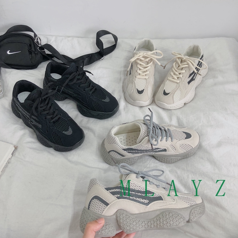 girls sports shoes black