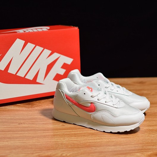 nike outburst og