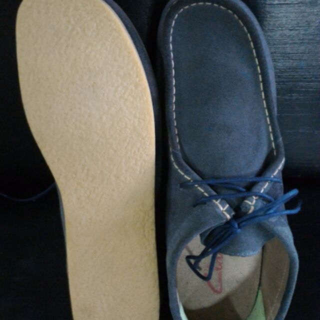 clarks wallabees size 9