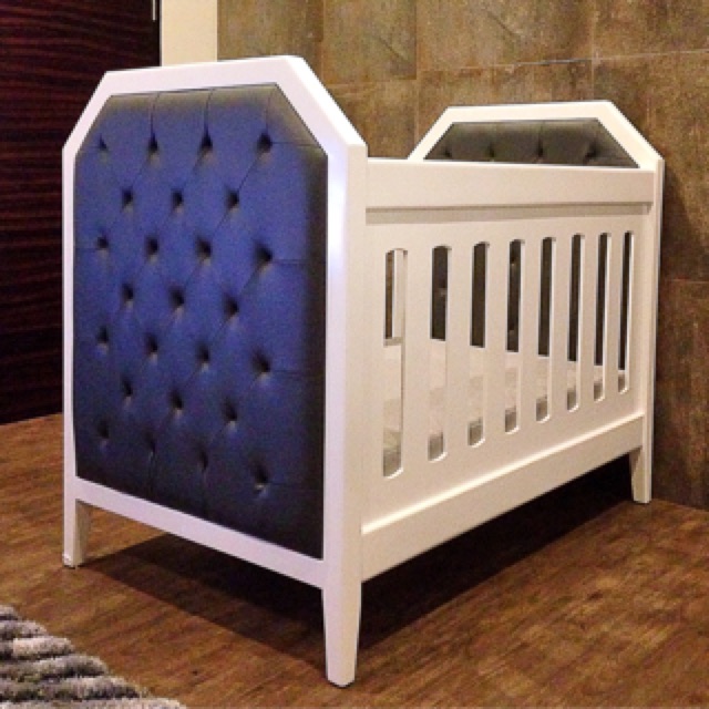 kolcraft bassinet blue and white