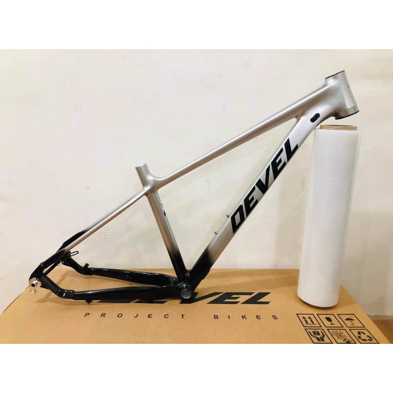 devel carbon frame