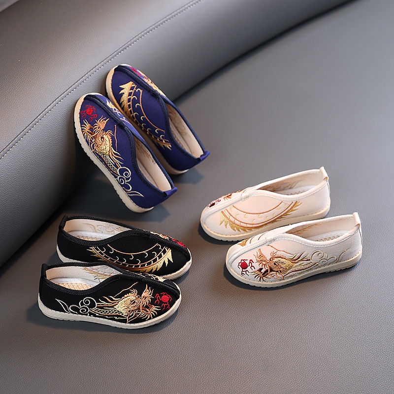 Children cloth shoes boy is Chinese style costume outfit hanfu shoes show oChildren's Cloth Shoes Bo