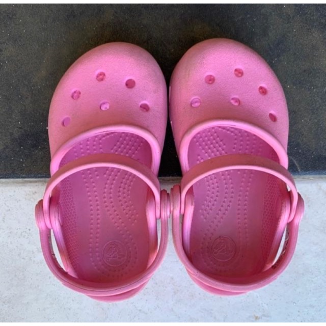 pink crocs size 7