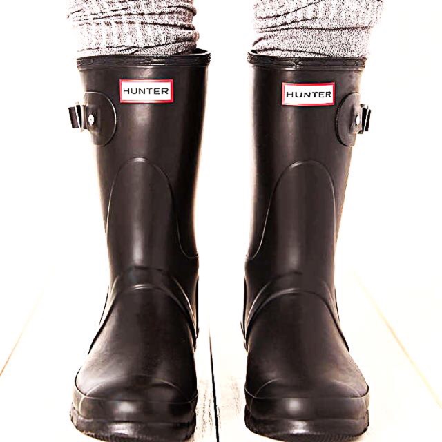 stores that sell hunter boots