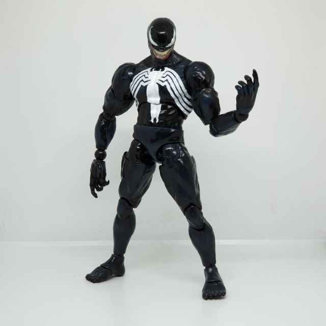 venom movie figure