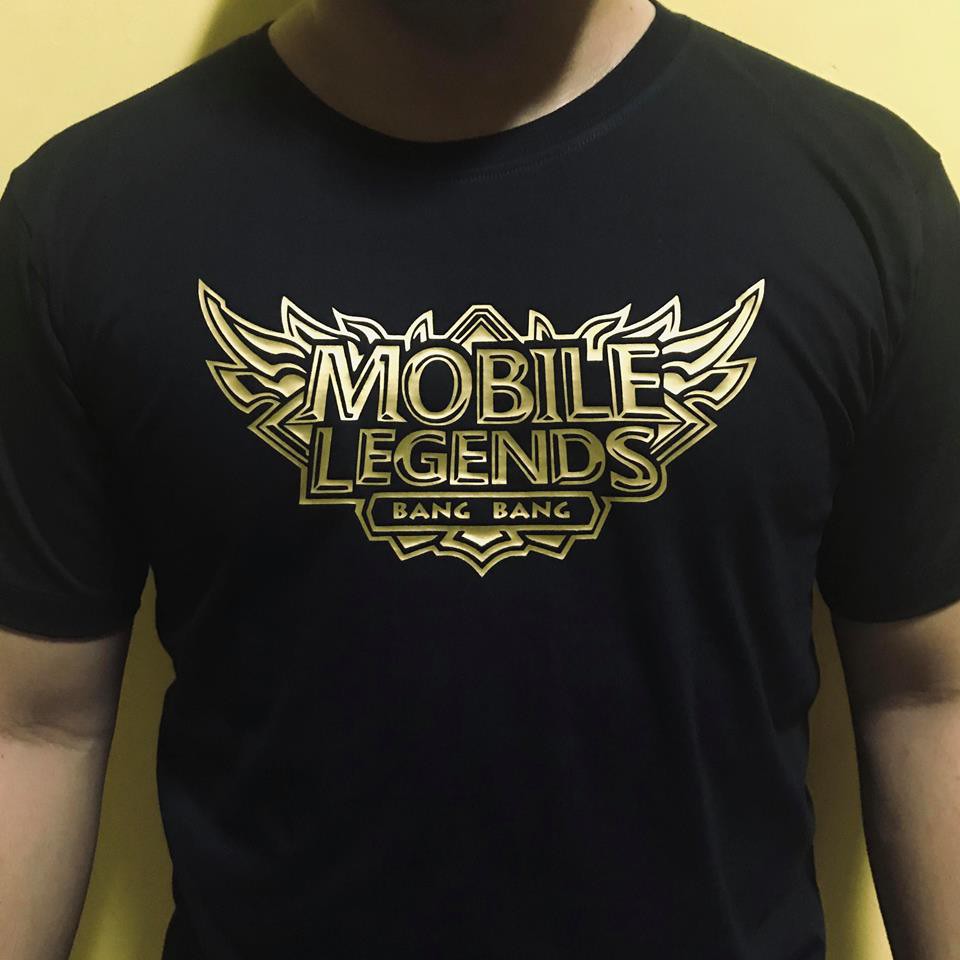 Mobile legends мерч. Футболка mobile Legends. Мерч мобайл легенд. Майки мобайл легенд. Мобайл легенд мерч футболок.