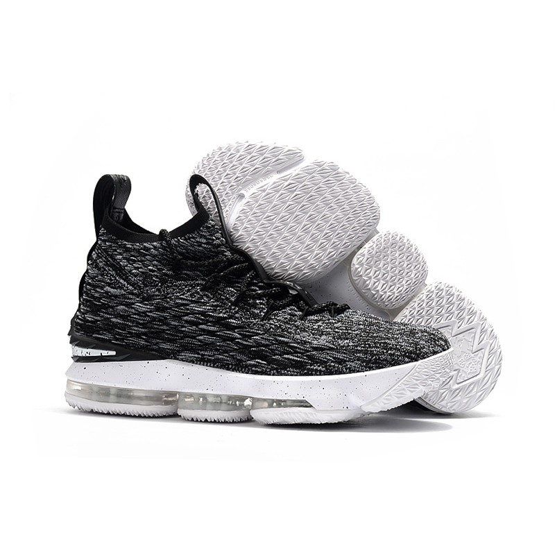 nike lebron 15 prezzo