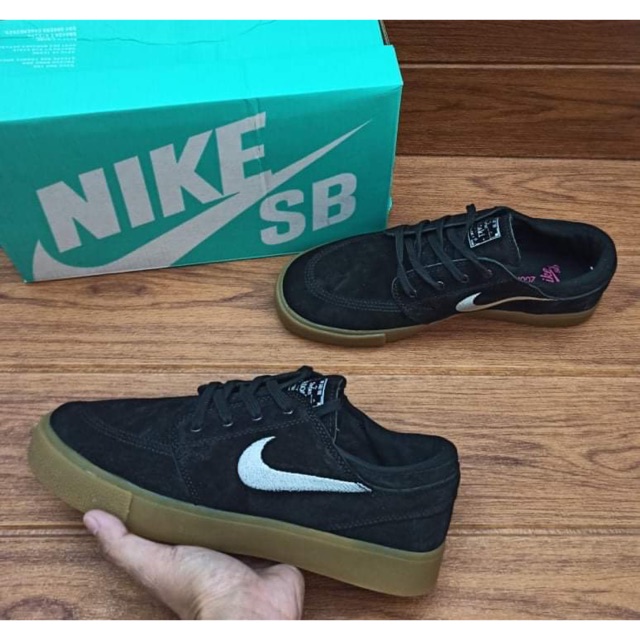 stefan janoski black gum sole