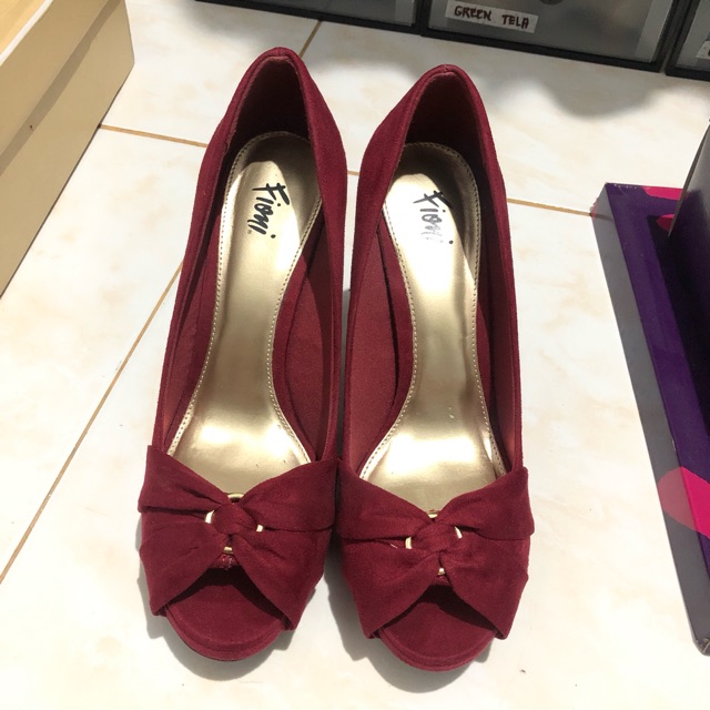 burgundy peep toe heels