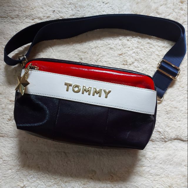 very tommy hilfiger bag