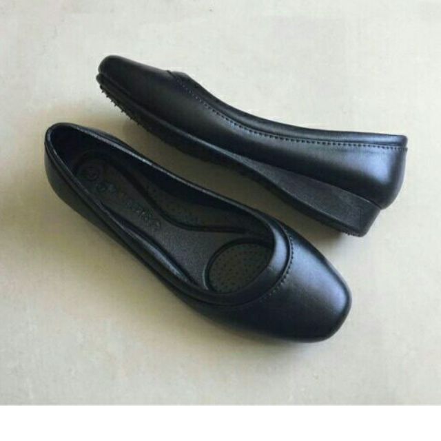 black splasher shoes