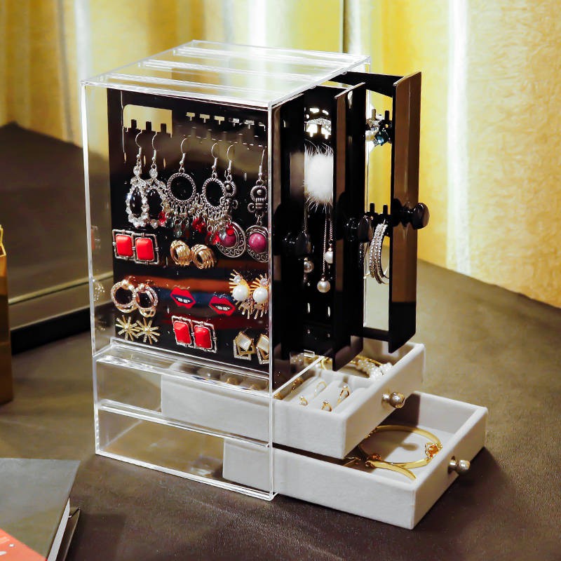 hanging jewelry case