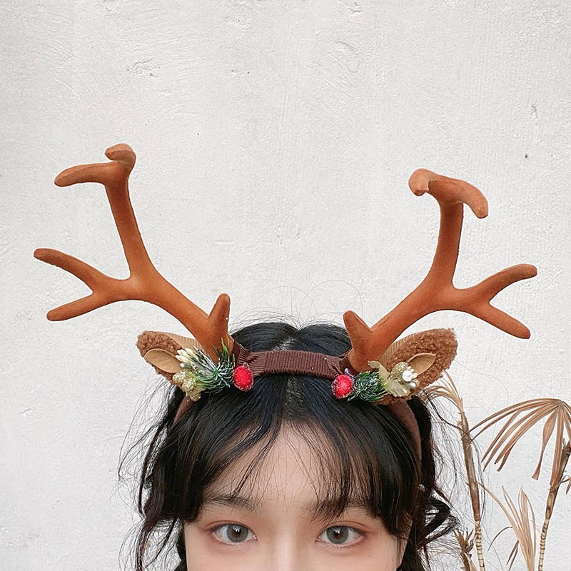 christmas hat with antlers