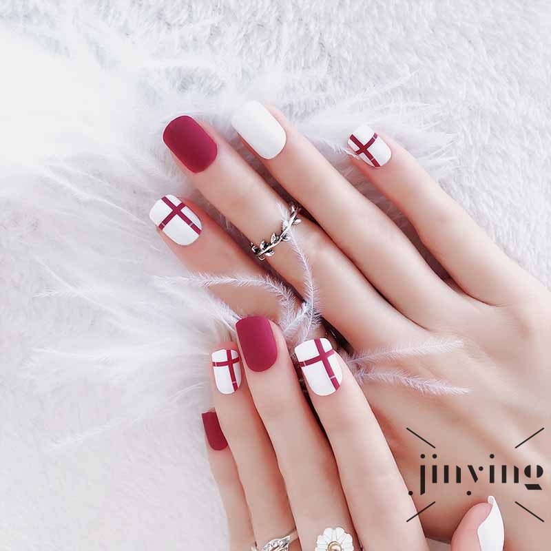 24pcs Red Lattice Fake Nails Oval Short Nails Tips Red Heart